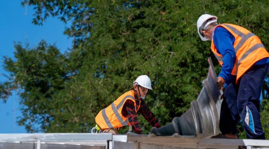 Professional gutter cleaning in Kihei, HI
